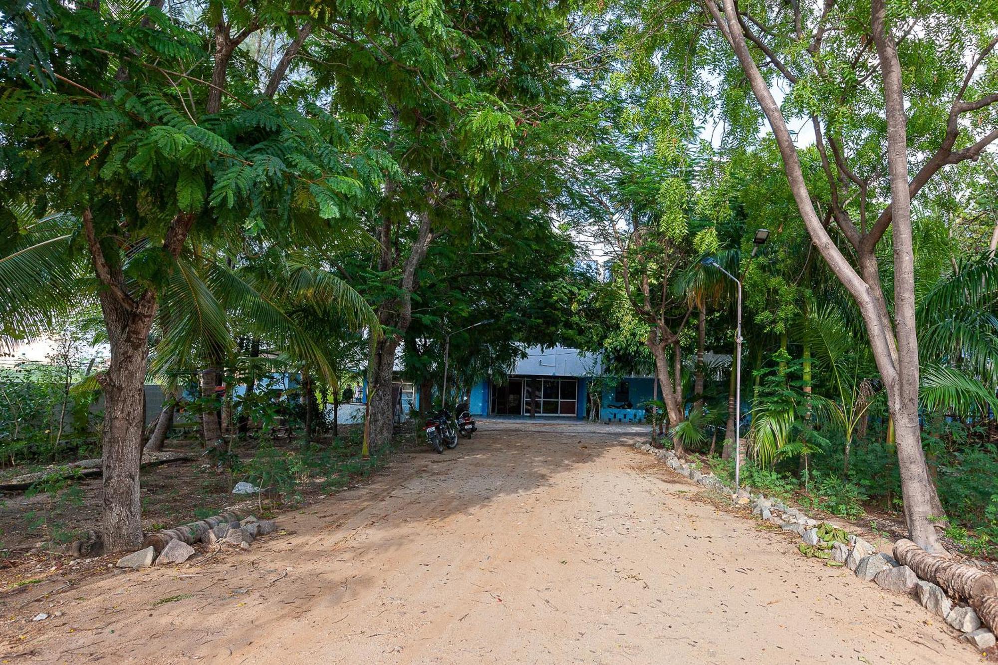 Collection O Ammayi Hotels & Resorts Tiruvannamalai Exterior photo