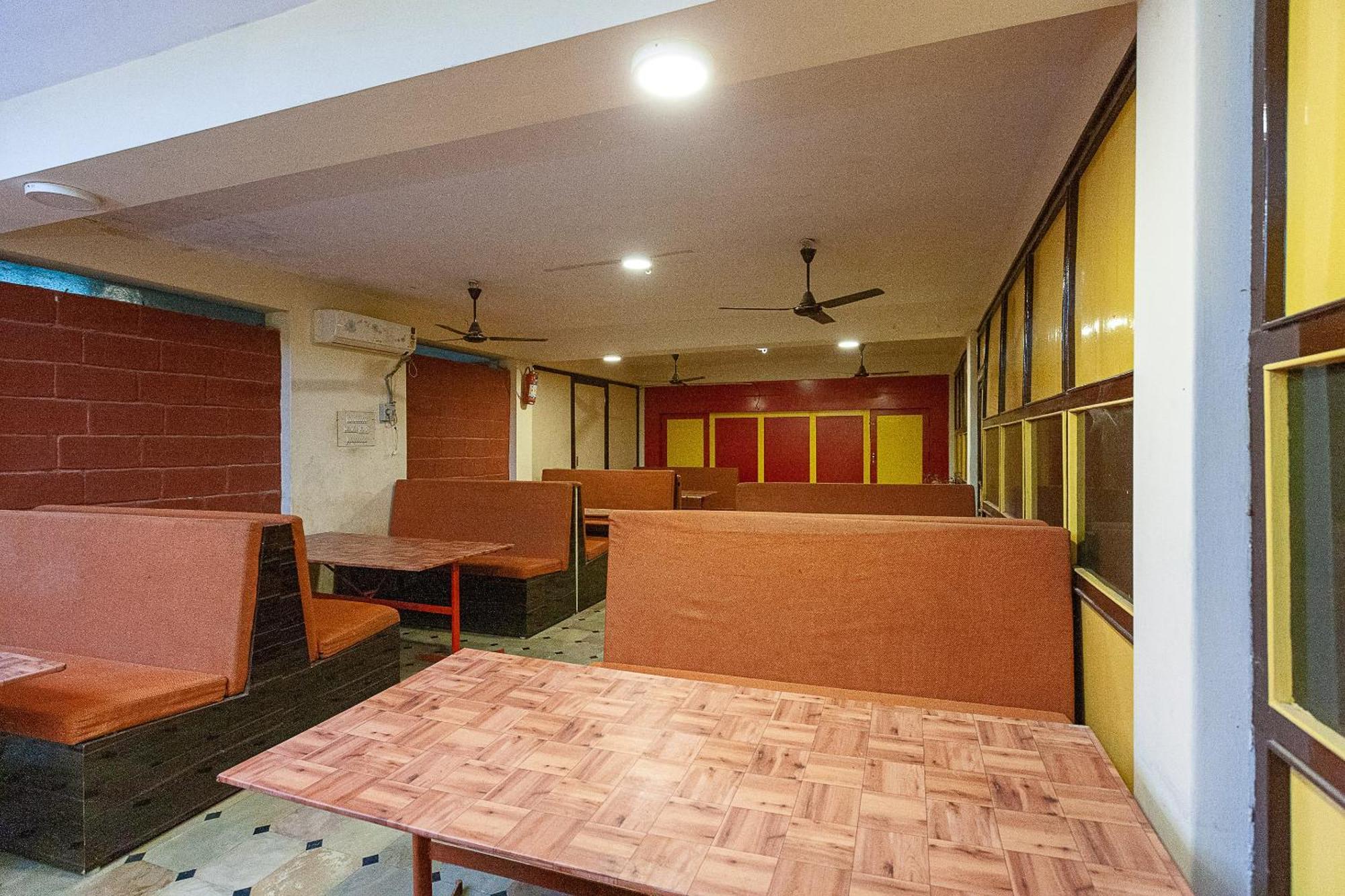 Collection O Ammayi Hotels & Resorts Tiruvannamalai Exterior photo