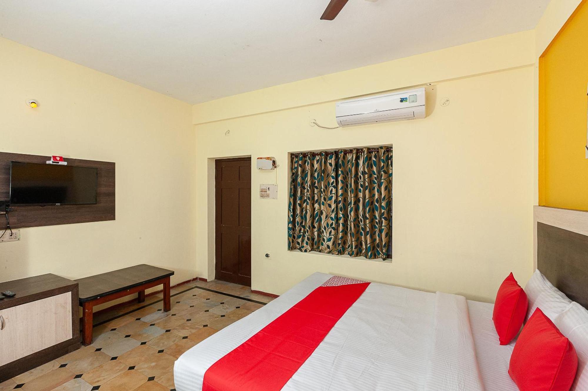 Collection O Ammayi Hotels & Resorts Tiruvannamalai Exterior photo
