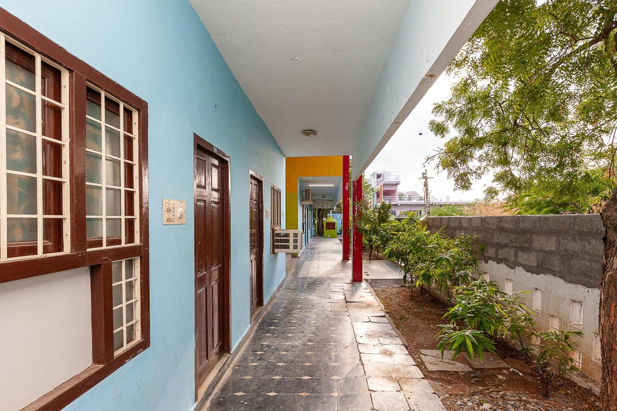Collection O Ammayi Hotels & Resorts Tiruvannamalai Exterior photo