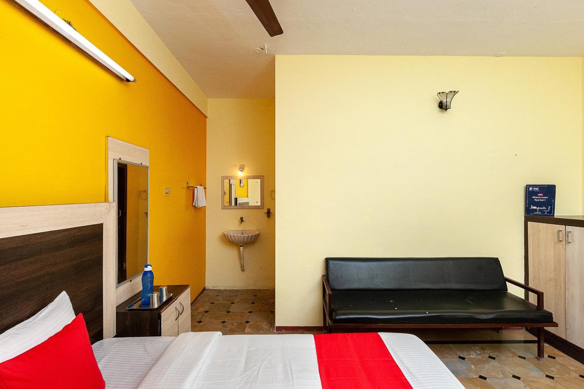 Collection O Ammayi Hotels & Resorts Tiruvannamalai Exterior photo