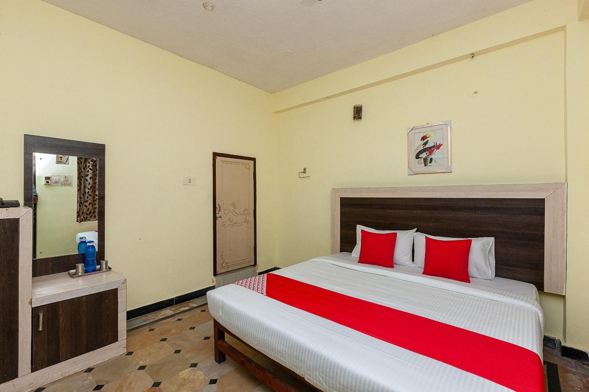 Collection O Ammayi Hotels & Resorts Tiruvannamalai Exterior photo